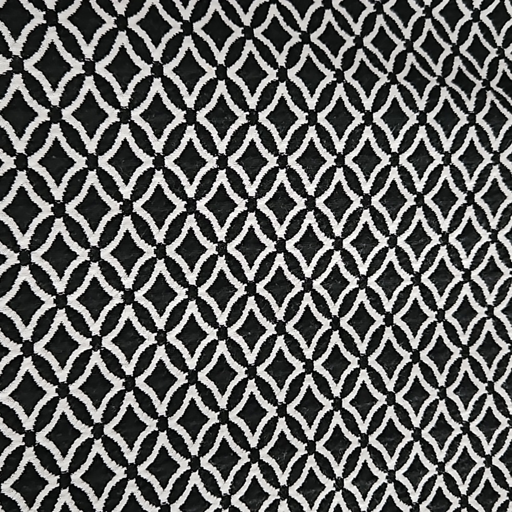 Graphic, knit pencil skirt with silver back zipper.